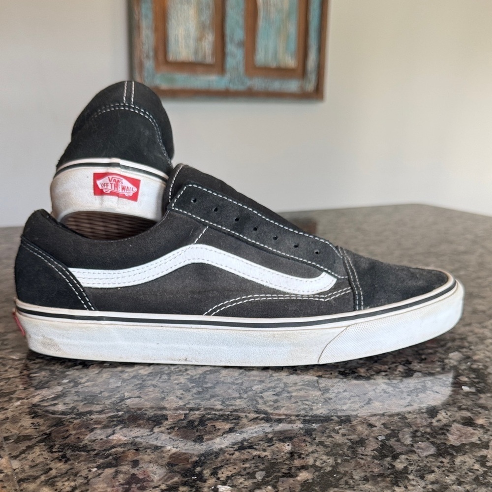 Vans Men's Black and White Sneakers EUC 11